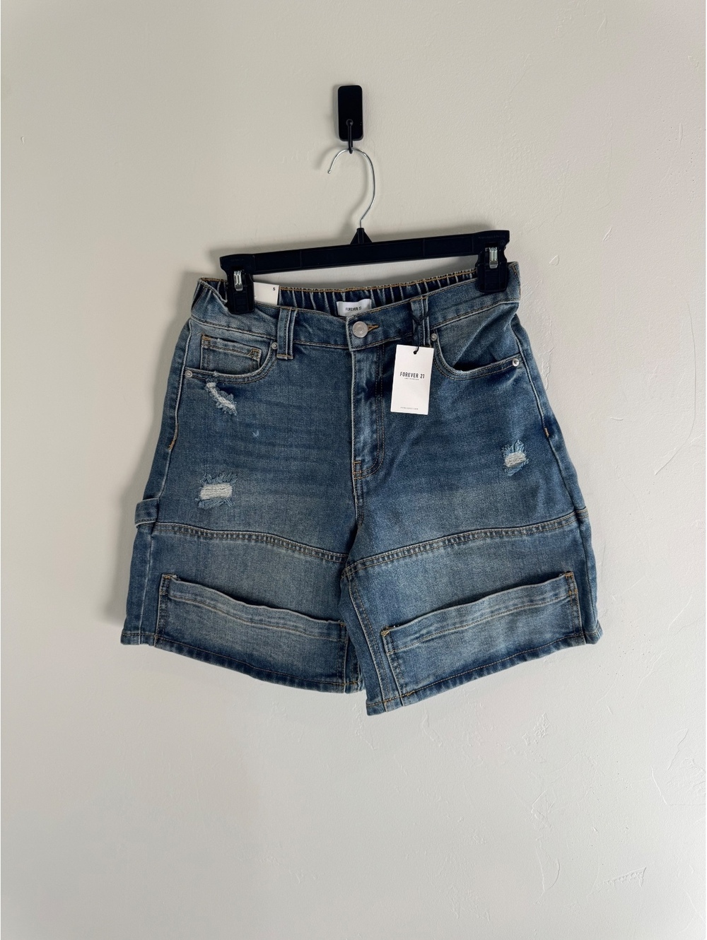 Forever 21 Distressed Utility Carpenter Denim Shorts Size Small NWT